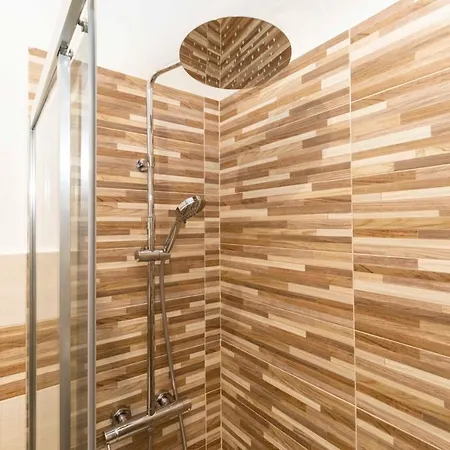 Guesthost - Bright & Functional Flat Lingotto Турин