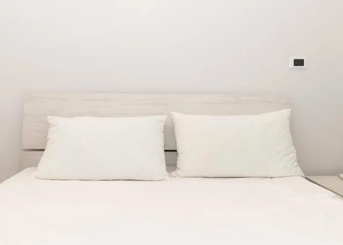 Guesthost - Bright & Functional Flat Lingotto * Torino