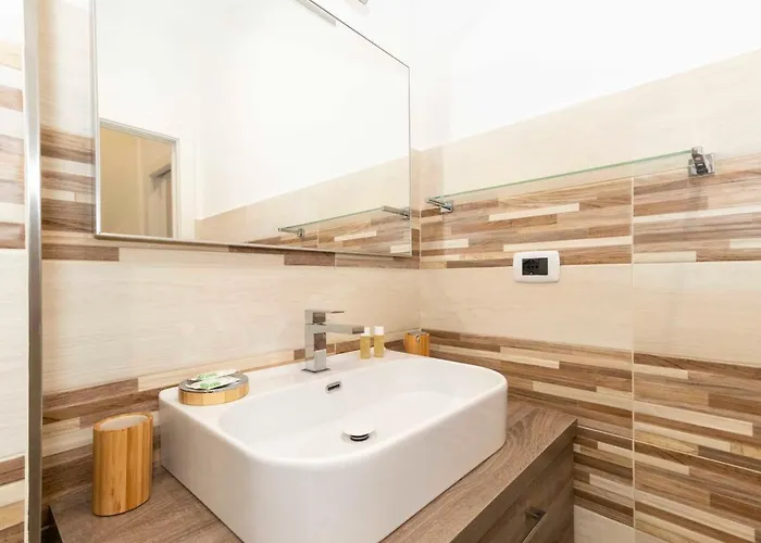 Guesthost - Bright & Functional Flat Lingotto Apartman *