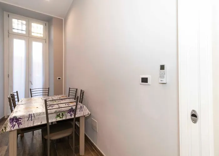Guesthost - Bright & Functional Flat Lingotto Apartman *