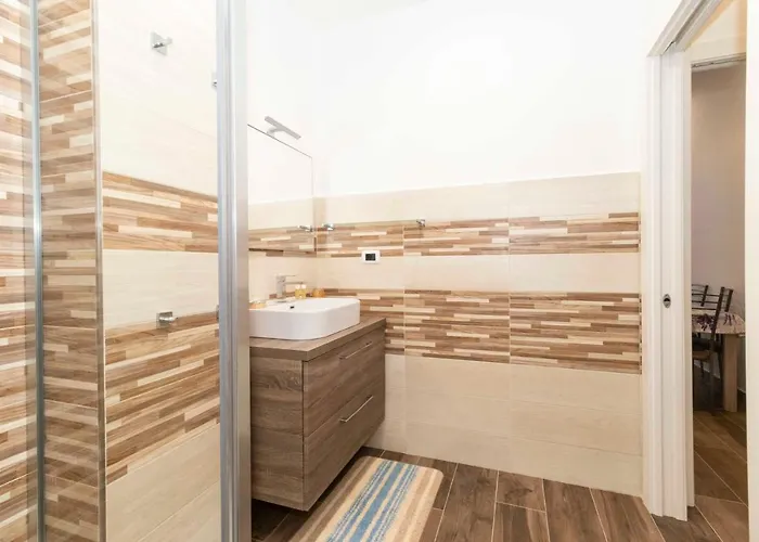 Guesthost - Bright & Functional Flat Lingotto * Torino