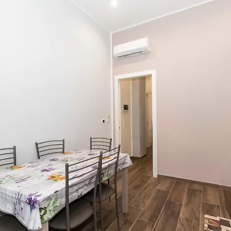 Guesthost - Bright & Functional Flat Lingotto * トリノ