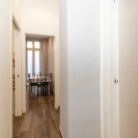 Guesthost - Bright & Functional Flat Lingotto * Turin