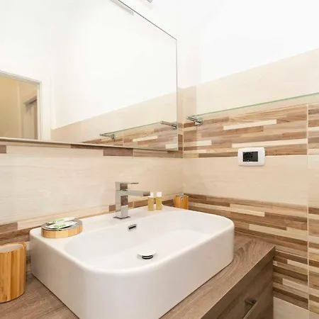 Guesthost - Bright & Functional Flat Lingotto Lägenhet *