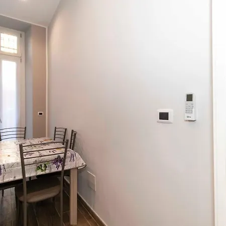 Guesthost - Bright & Functional Flat Lingotto Lägenhet *